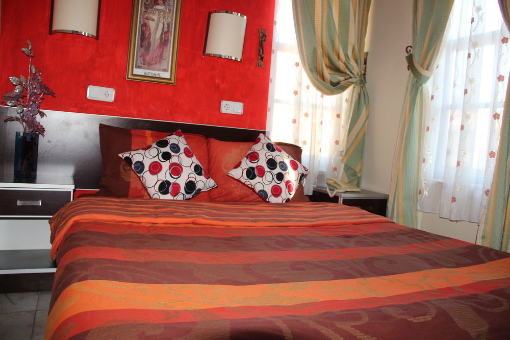 Kaleici Lodge Aparts Анталия Екстериор снимка