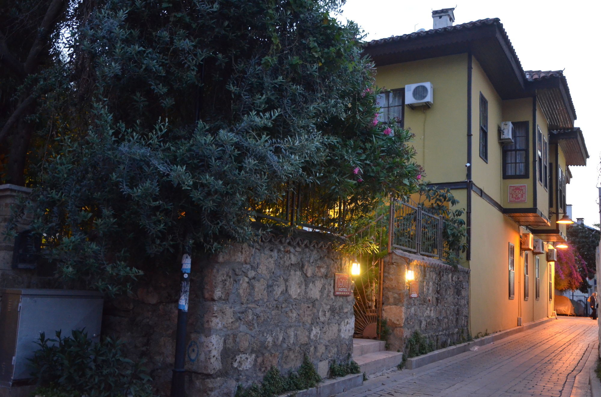 Kaleici Lodge Aparts Анталия Екстериор снимка